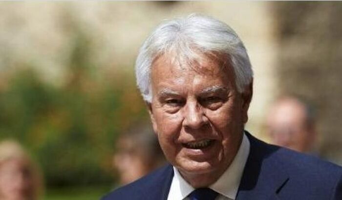Denuncian La Suplantación En Twitter Del Embajador Español En República Dominicana Para Difundir Que Felipe González Ha Muerto.